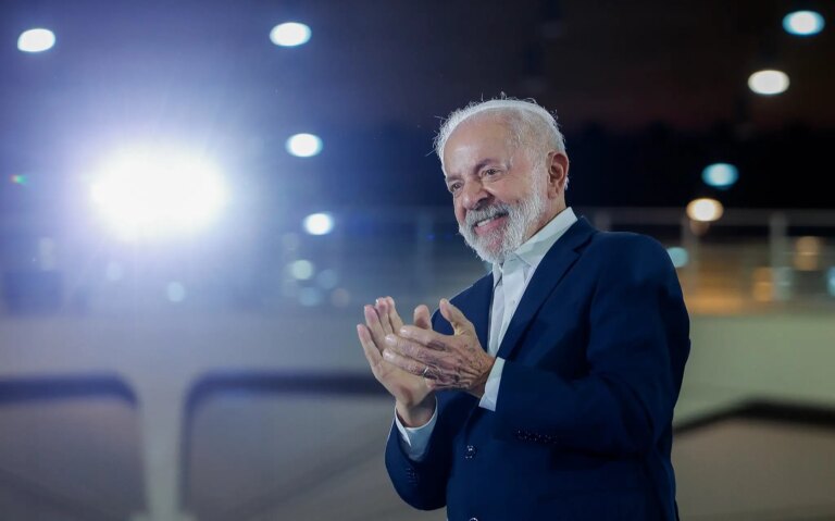 Lula lidera cenários de 1º turno e mantém vantagem estável para 2026