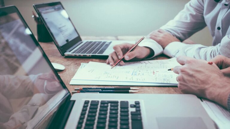 Unico Skill e Bradesco reforçam pioneirismo no ensino com vale-educação ilimitado para colaboradores