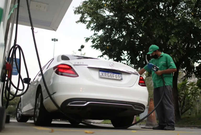 Petrobras cancela leilões de diesel e gasolina e avalia cenários